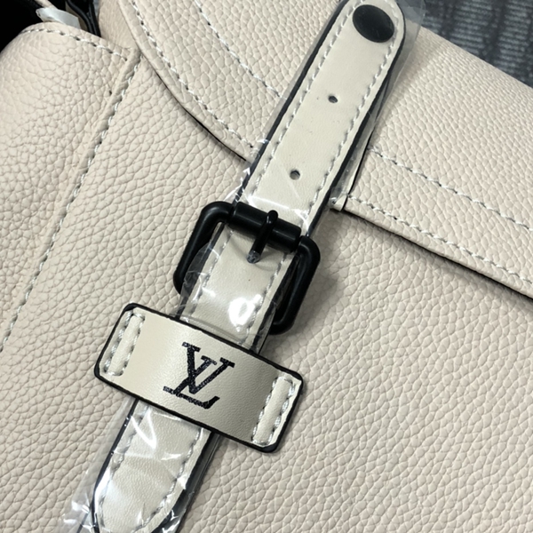 ルイヴィトンバッグ素材ディテール